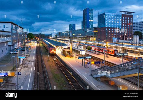 Freiburg Hauptbahnhof .